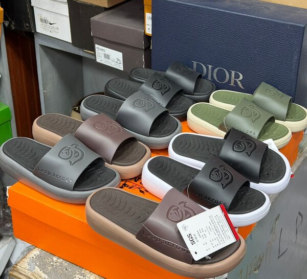 Claquettes Homme Confortables