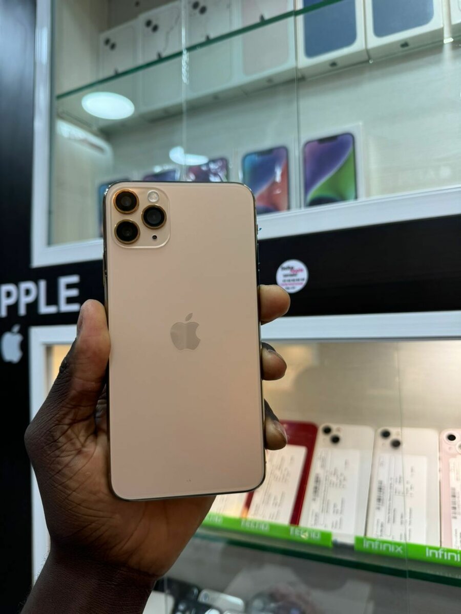 Iphone 11pro max 64giga sans face ID très propre