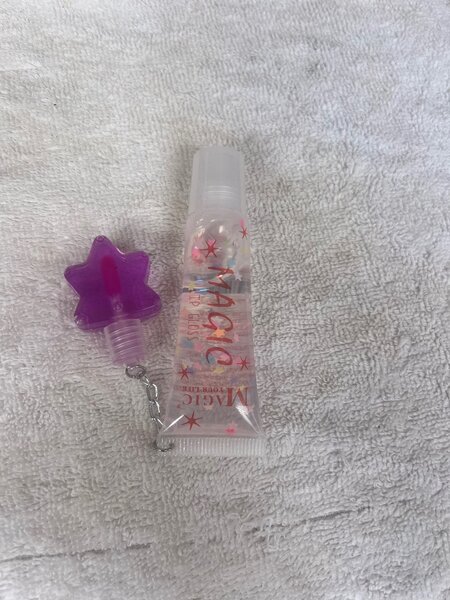 Gloss à lèvres magique étoilé