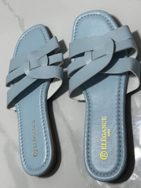 Sandales plates élégantes bleues
