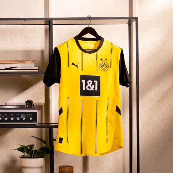 Borussia Dortmund home jersey