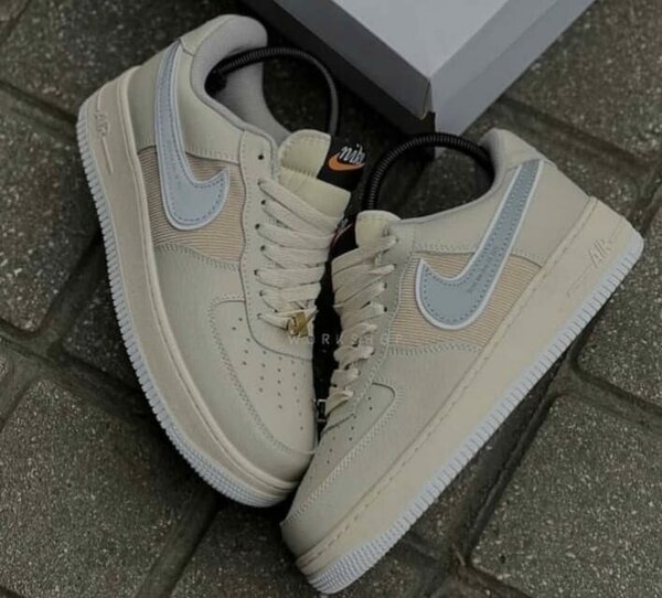 Chaussures Nike Air Force 1 beige