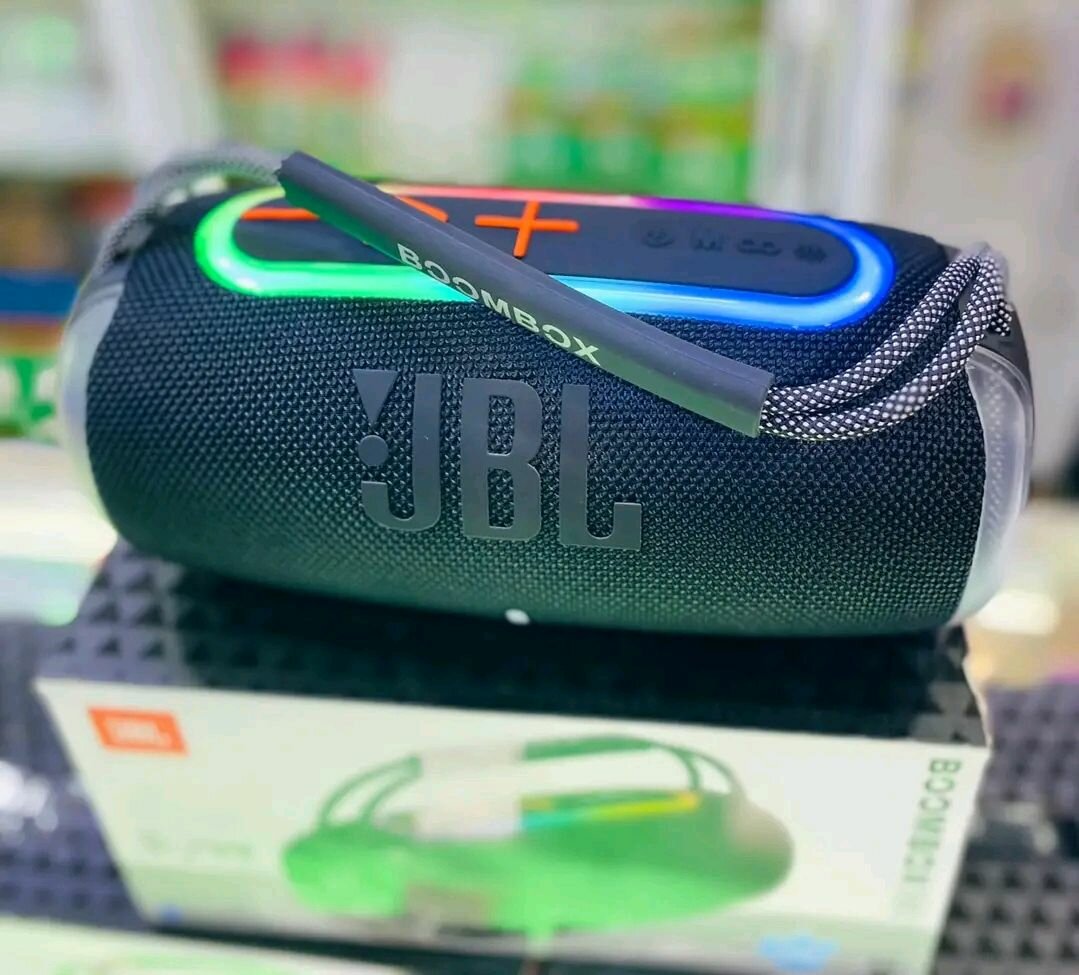 JBL Boombox 680