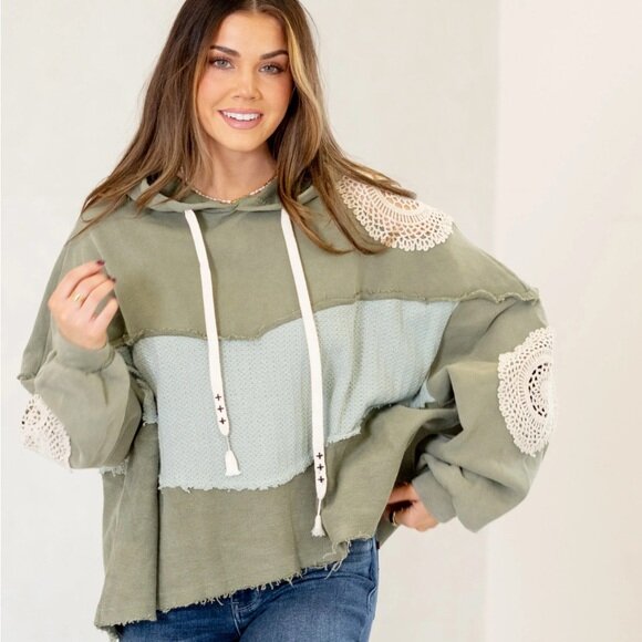 Sweat à capuche vert crochet