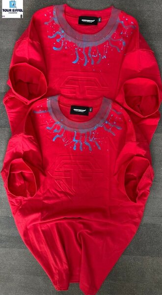 T-shirt rouge graphique