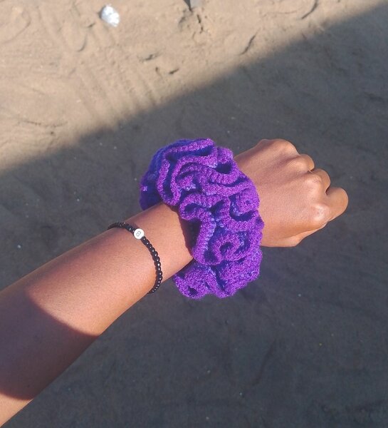 Chouchou en tricot violet