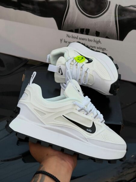 Chaussures Nike blanches pour hommes