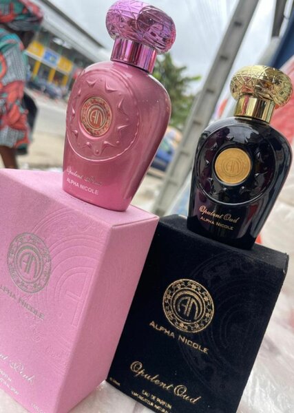 Parfum Opulent Oud Alpha Nicole