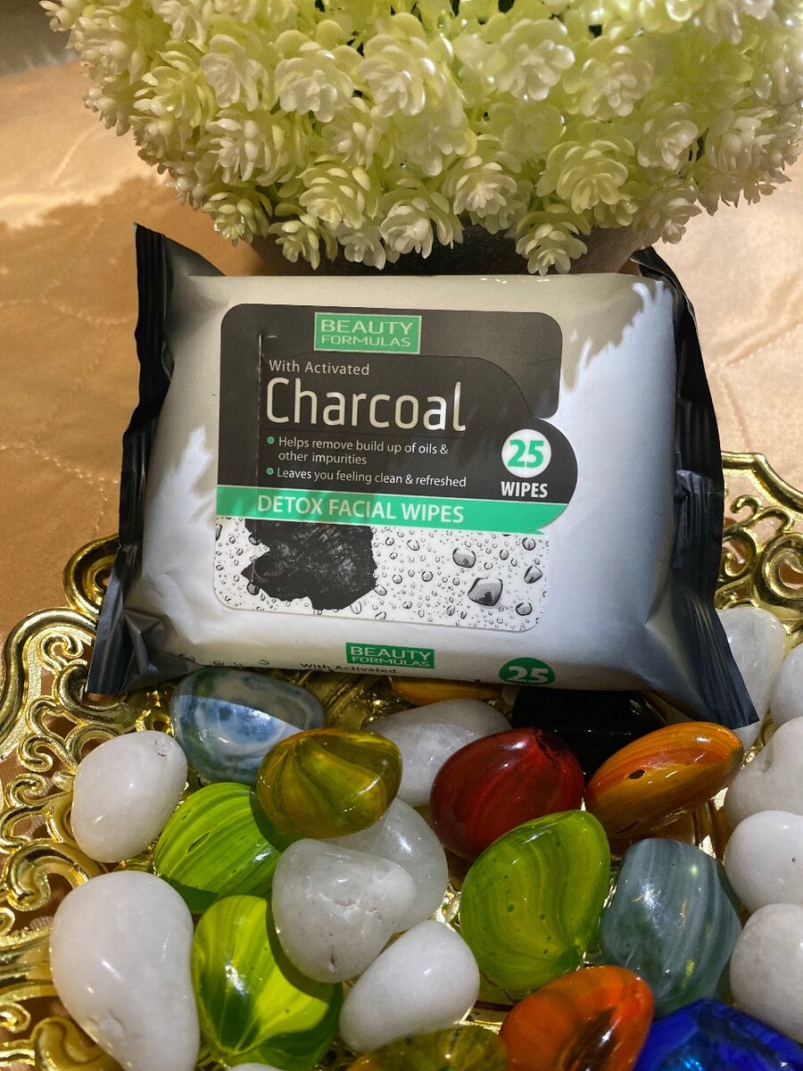 Beauty Formulas facial wipes