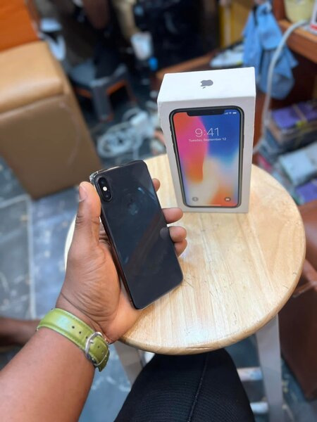 iPhone X 64GB Deux Couleurs