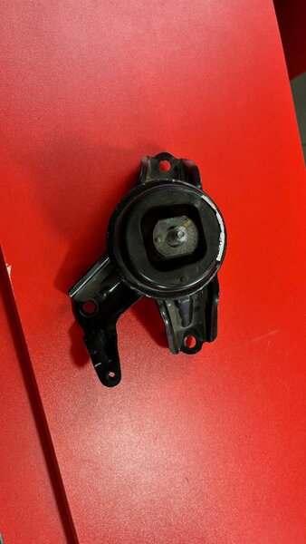 Опора двигателя (подушка)