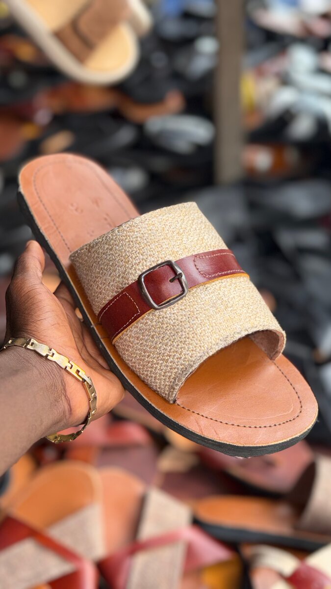 Sandales en paille tressé