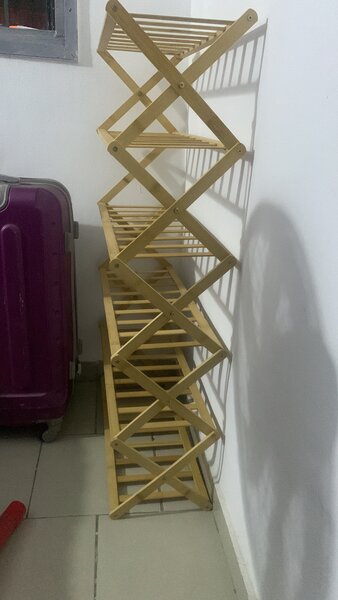 Étagère de rangement montée