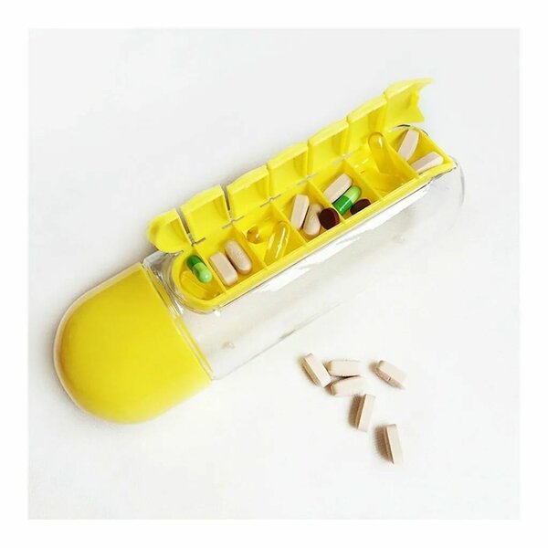 Бутылка неделька с контейнерами для лекарств или БАДов.