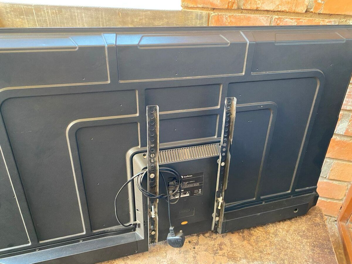 STARTIMES 50" SMART TV