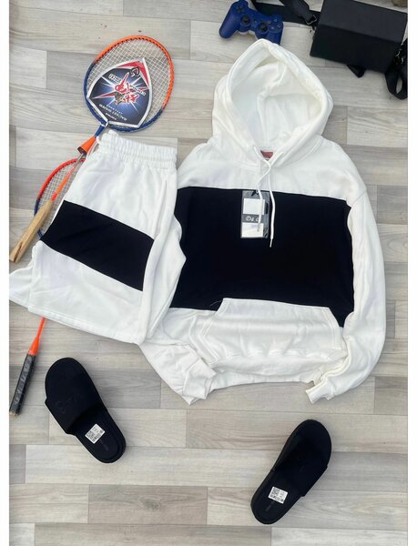 Survêtement à capuche bicolore