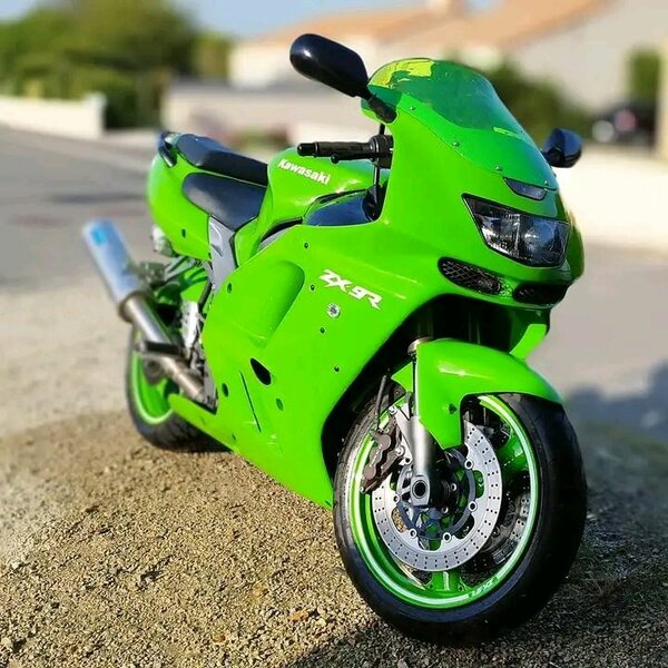 Moto Kawasaki Ninja ZX-9R