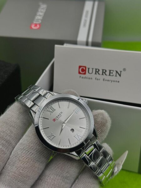 Montres Élégantes Curren