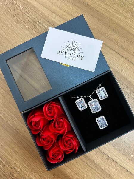 Crystal necklace, earrings & ring set