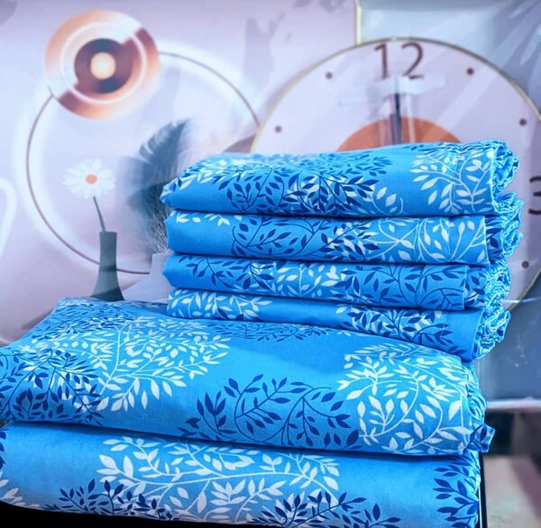  set includes 2 bedsheets and 4 pillowcases.