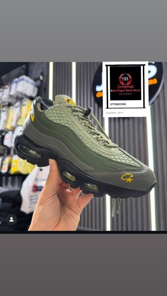 Basket nike authentique avec sa boîte