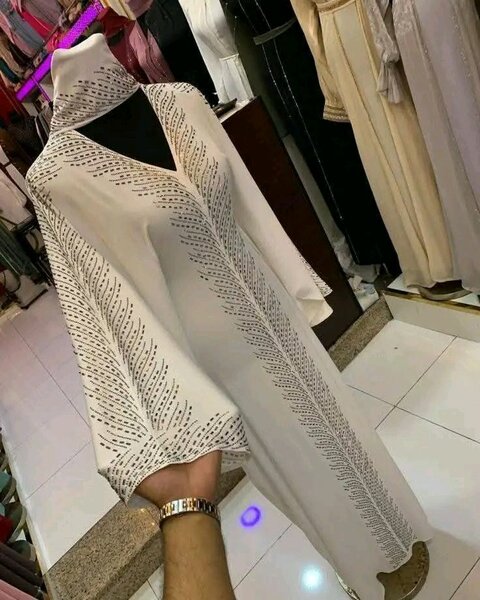 Abaya moderne brodée
