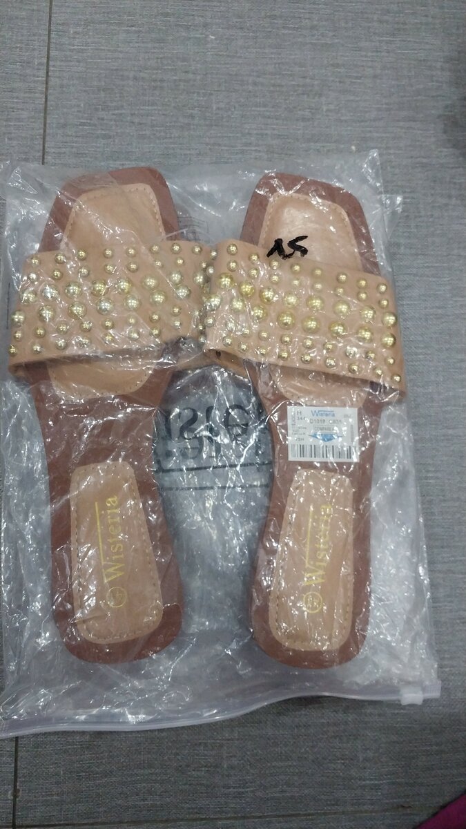 Sandales à Clous Élégantes