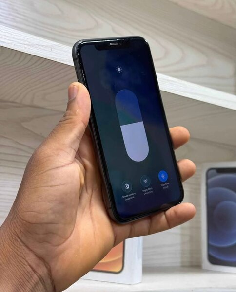 iPhone 11 64 Go Noir