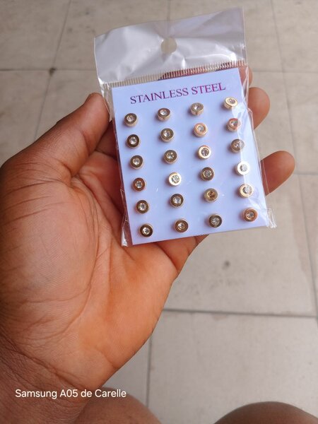 Boucles d'oreilles en acier