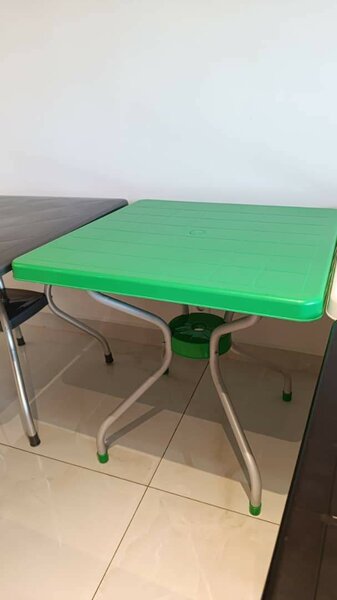 Table de jardin pliable