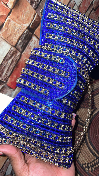 Sac à main bleu pailleté chic