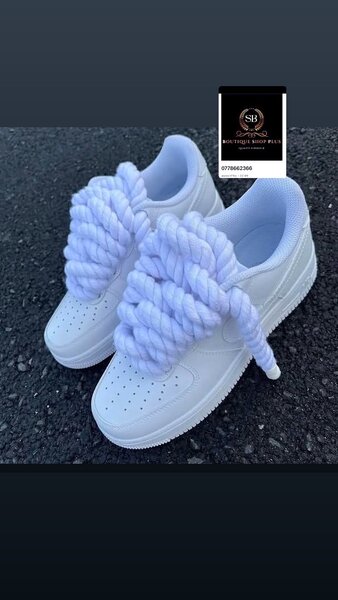 Basket nike air force authentique avec sa boîte