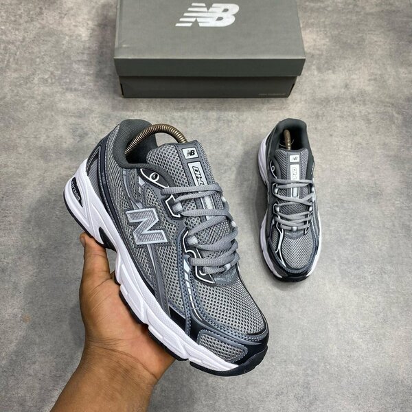 Baskets New Balance 1906R Gris