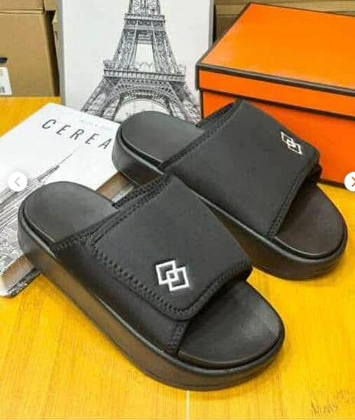 Mules noires élégantes