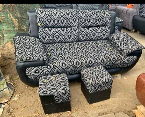 Canapé confortable avec repose-pieds