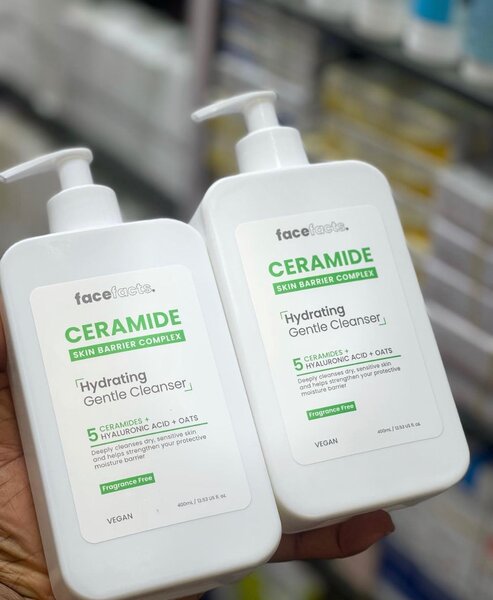 Face Fact Foaming cleanser. Niacinamide +hyaluronic acid