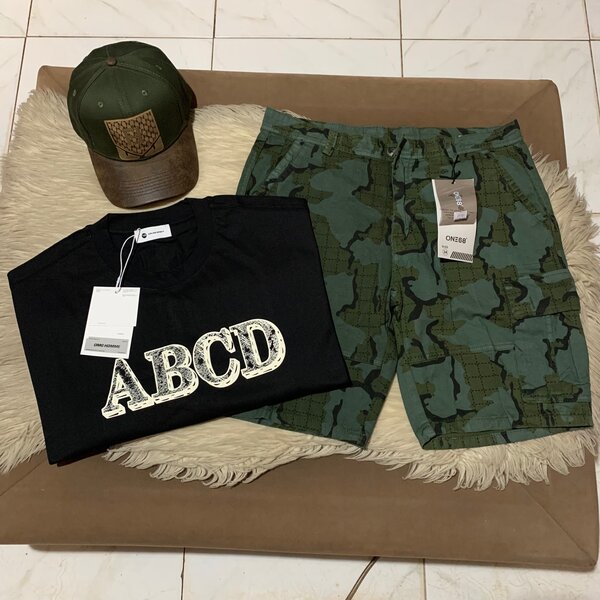 Tshirt, packer shorts and cap