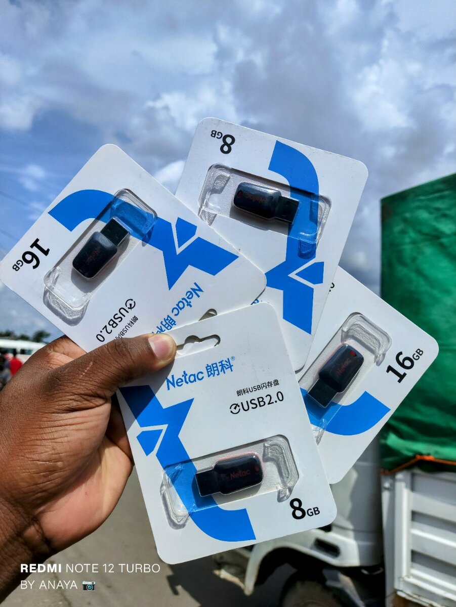 16GB & 8GB Flash Drive Original Netac U197