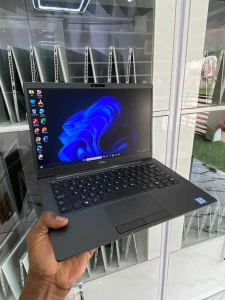 Dell Latitude 7400