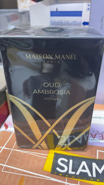 Parfum Oud Nomad Intense