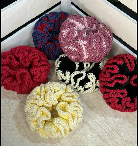 Chouchous en crochet colorés
