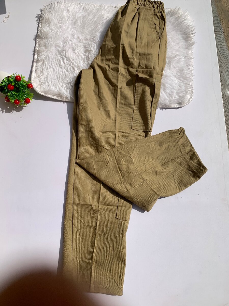 QUALITY CARGO JEANS AVAILABLE