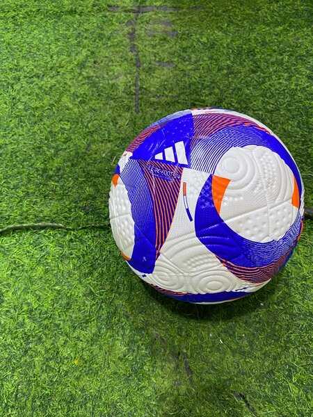 Ballon de Football Adidas Pro