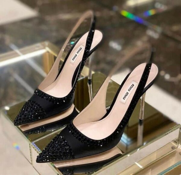 Ladies half shoe heel