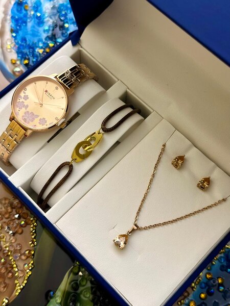 Coffret Bijoux et Montre Doré