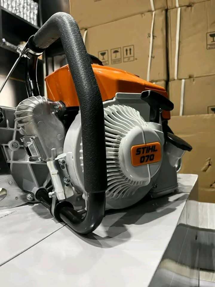 Tronçonneuse Puissante STIHL 070