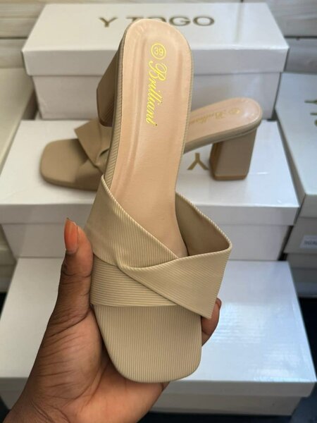 Mules élégantes en bloc