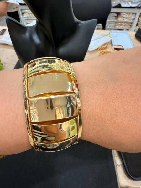 Bracelet large doré élégant