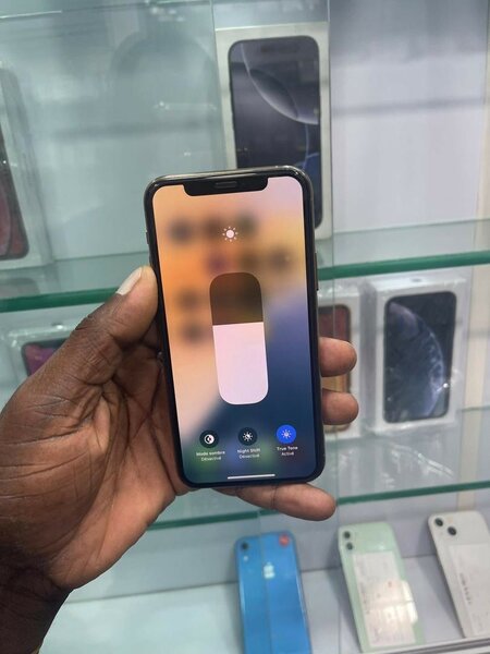 iPhone 11 pro très propre