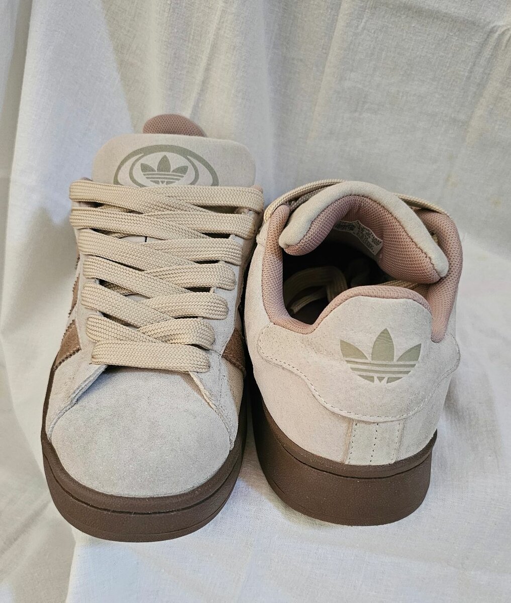 Мягкие ,качественные кроссовки